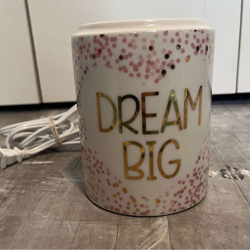 SCENTSY Dream Big Wax Warmer Pink/ Gold Glitter Heart Inspiration - Picture 3 of 8